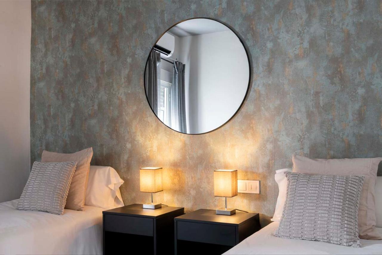 Rivero Suite Apartments Siviglia Esterno foto